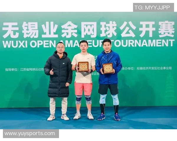 运动最新数据重庆网球队在精英赛中的默契配合与战术执行分析 运动最新数据重庆网球队在精英赛中的默契配合与战术执行分析